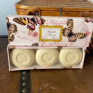 - Farfalle di Firenza 3 Piece Bar Bath Soaps NEW